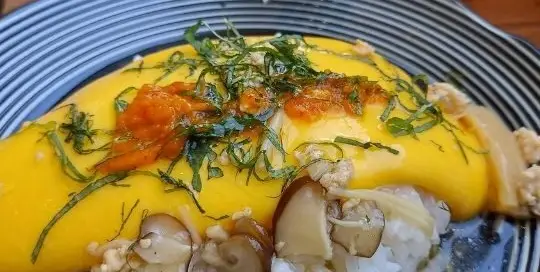 Manuela Ito-Loidl hat heute Geburtstag und zur Feier des Tages gibt es ein leckeres japanisches Essen.