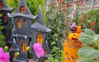 Kürbisse, Geister und Hexen findet man auch als japanische Halloween-Deko in Japan.