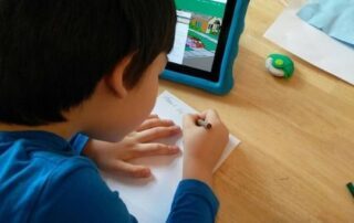 Homeschooling und Homeoffice im Hause Ito-Loidl - natürlich darf auch Japanisch lernen nicht fehlen.