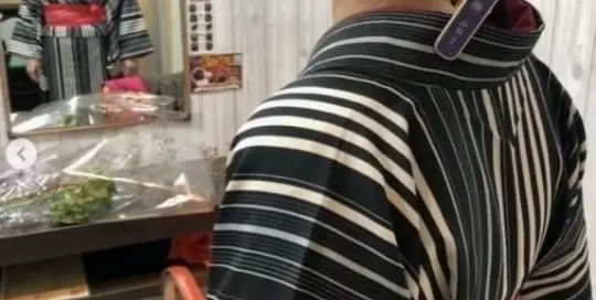 Manuela Ito-Loidl trägt das traditionelle japanische Gewand auch Kimono (oder in der sommerlichen Variante - Yukata) genannt.