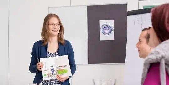 Mit Manuela Ito-Loidl von japanischlernen.at und ihrem Team kannst du beim Japanisch lernen schnell und einfach riesige Fortschritte machen.