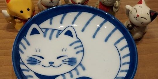 Japanische Teller und Figuren werden gerne als Mitbringsel verschenkt.