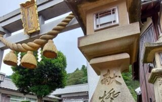 Bei meinem Guten-Morgen-Spaziergang durch die japanische Stadt Fukui habe ich diesen japanischen Tempel gefunden.