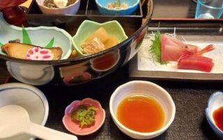 Das traditionelle japanische Essen in Japan ist meist ein Höhepunkt der japanischen Küche.