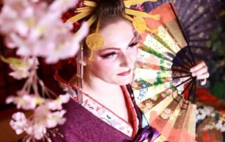 Manuela hat sich als Oiran, wie in dem japanischen Anime One Piece, herrichten lassen.