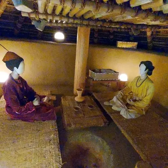 In der Sake-Brauerei des Parks Yoshinogari bekommt man einen guten Einblick für das alte Japan.