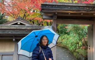 Kürzlich kam mich einer meiner Kursteilnehmer hier in Fukui besuchen. Fukui ist eine schöne Präfektur mit super Essen, viel zum Ansehen (Dinos, Schreine, Tempel, neu aufgebaute Stadt aus dem Mittelalter, schöner Garten mit Adeligen-Residenz, interessanen Museen...) und wenig Touristen. Wir sind auch seit März diesen Jahres mit Shinkansen zu erreichen. Wer also eine Alternative zu Kyoto sucht...