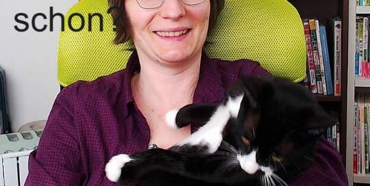 Wenn die 猫 (ねこ neko Katze) nicht stillhalten will XD Ich habe ein paar Fragen an dich