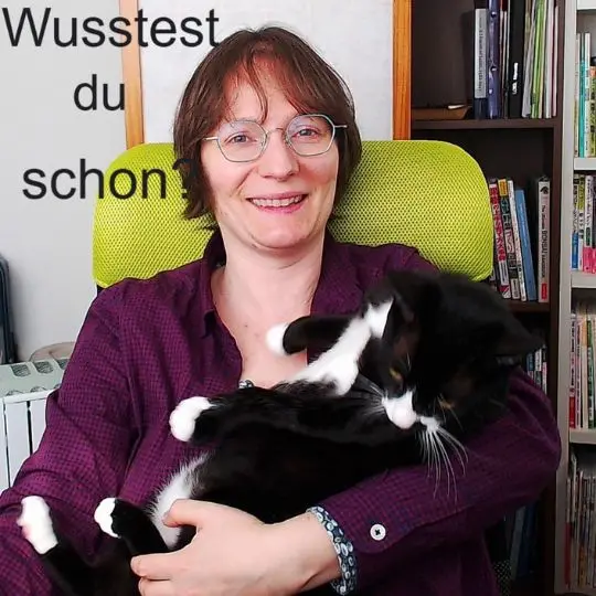 Wenn die 猫 (ねこ neko Katze) nicht stillhalten will XD
Ich habe ein paar Fragen an dich