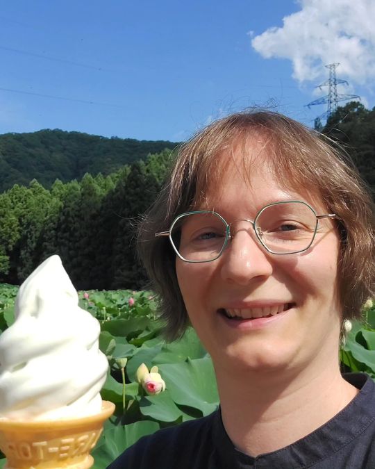 Heute war ich in einem Lotusblütenpark in der Nähe. Es war zwar schön heiß, aber dafür waren nur wenige Leute.