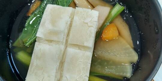 Es braucht sich keiner Sorgen um mich machen, ich lebe noch (nach dem Mochi in der Neujahrssuppe)